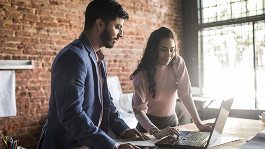 政府によるコミュニティやビジネスとの交流の強化